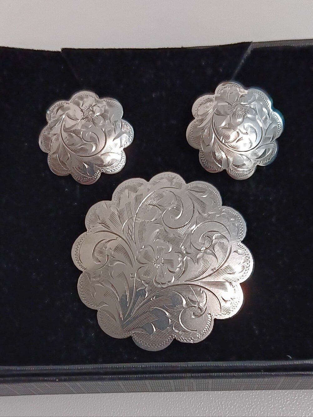 Exquisite Sterling Silver Signed W.R. Johnson Floral Brooch Set